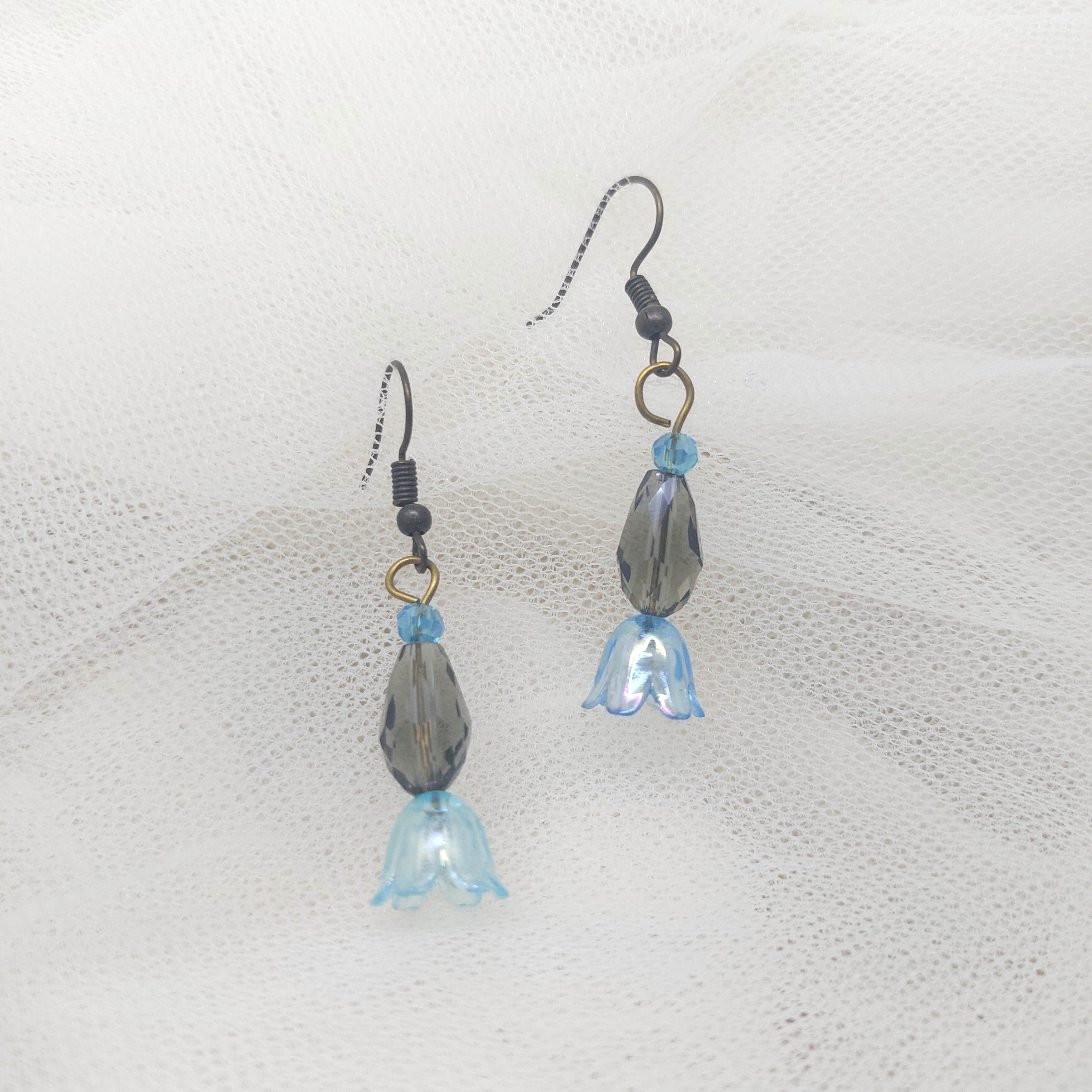 Skypetal Drop Earrings Azzure Red / Onyx Sea