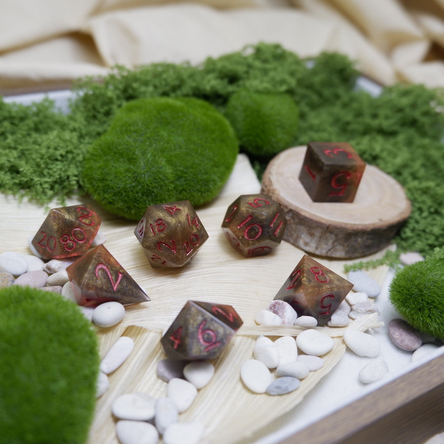 Gauntlet of Glory Artisan Dice Set