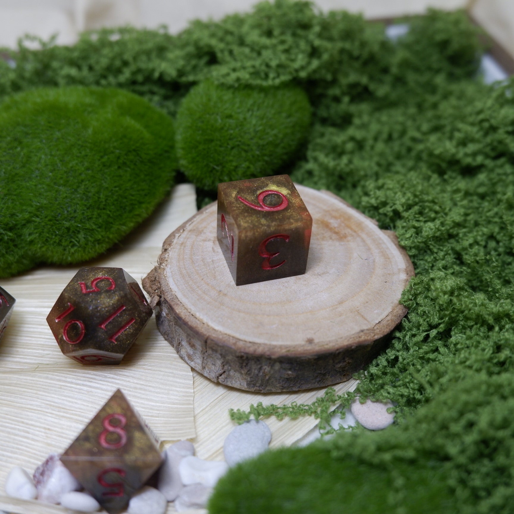 Gauntlet of Glory Artisan Dice Set