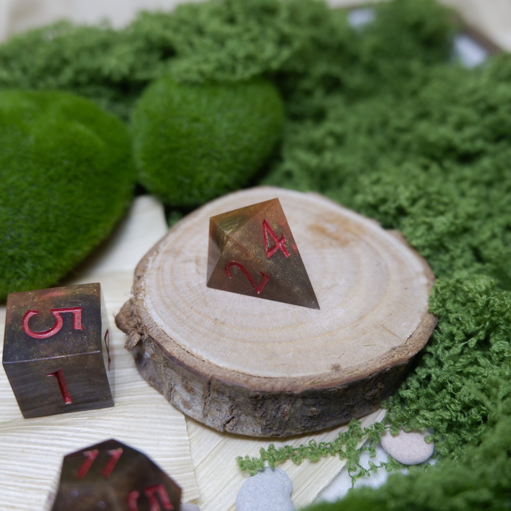 Gauntlet of Glory Artisan Dice Set