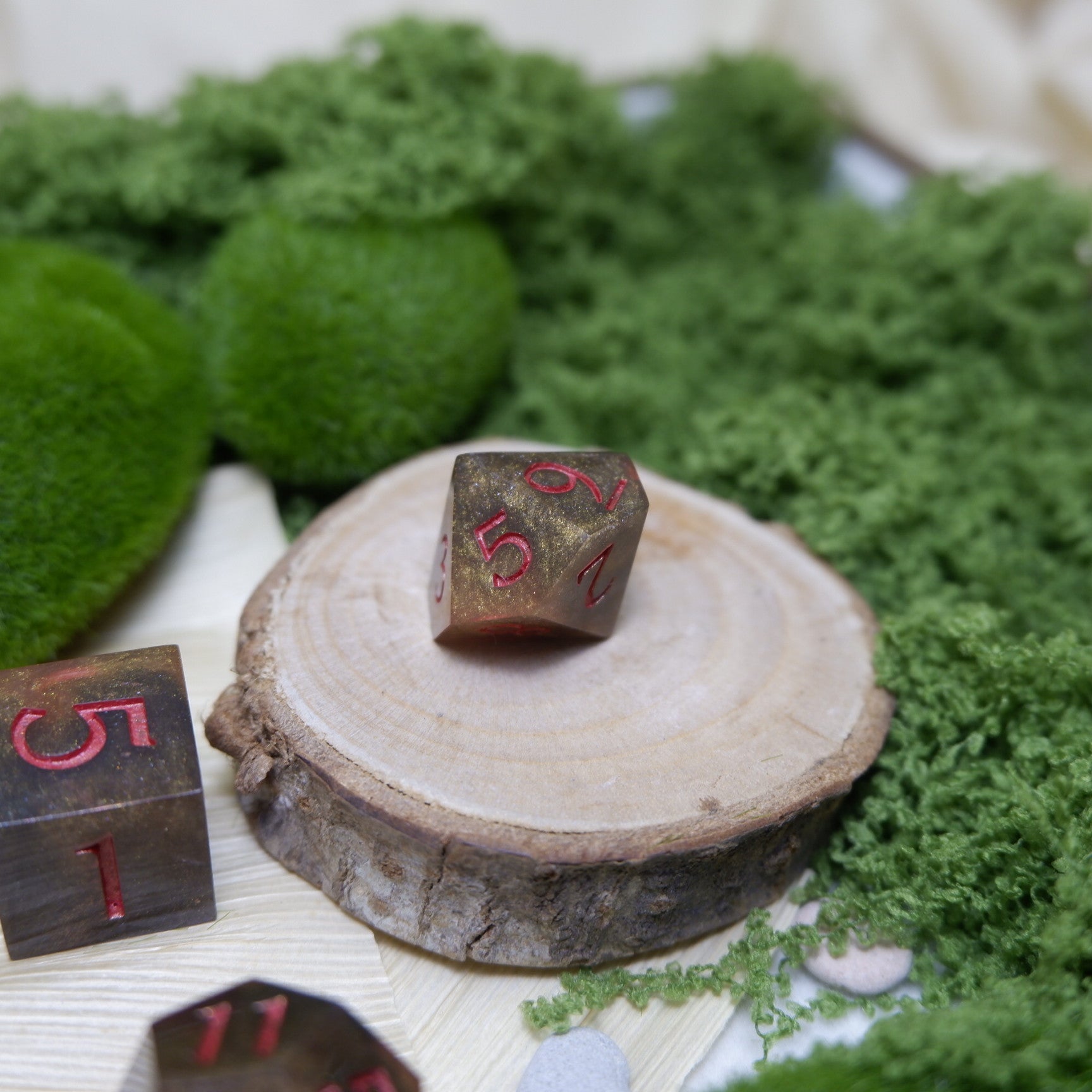 Gauntlet of Glory Artisan Dice Set